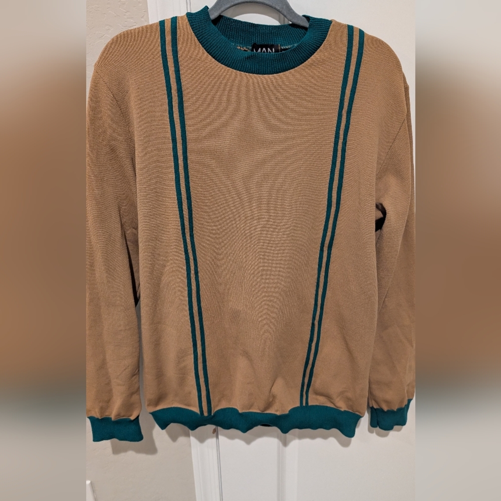 Boohoo Tan and Green Crewneck Sweater Casual Style